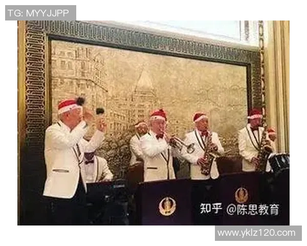 足球明星们的圣诞节庆祝方式与家庭团聚的温馨时刻揭秘 足球明星们的圣诞节庆祝方式与家庭团聚的温馨时刻揭秘