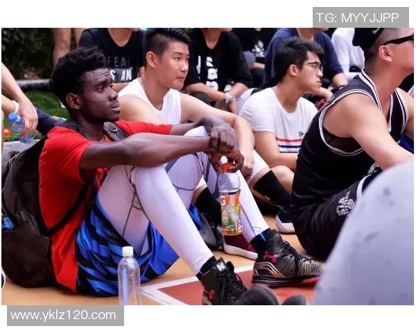 赛后分析：上海篮球队与武汉篮球队在比赛中的战术灵活性对比探讨