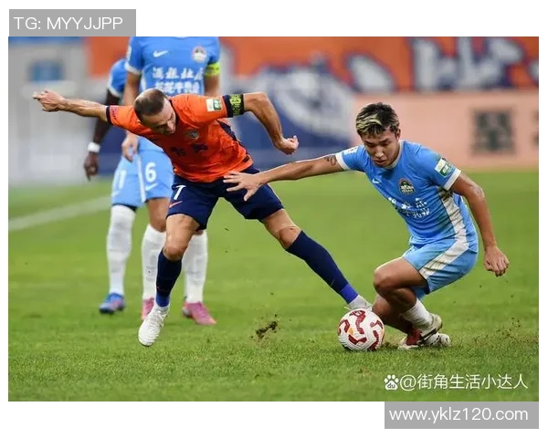 足球明星专访揭秘赛场背后的故事与人生经历